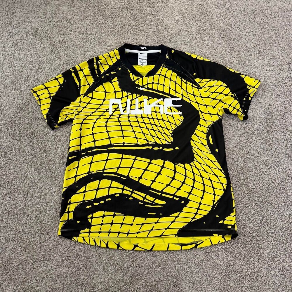Nike Men's Yellow and Black Jersey